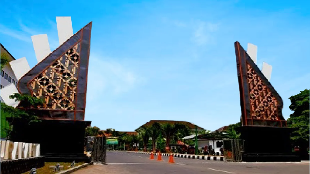 Rekomendasi Universitas Terbaik Di Solo, Bisa Dijadikan Referensi